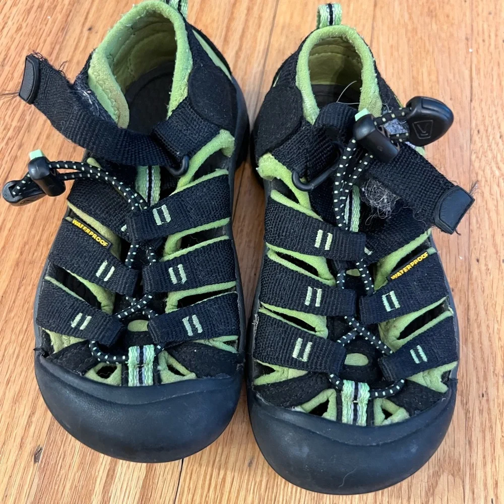 Keen Kids Waterproof Black and Green Adventure Sandals